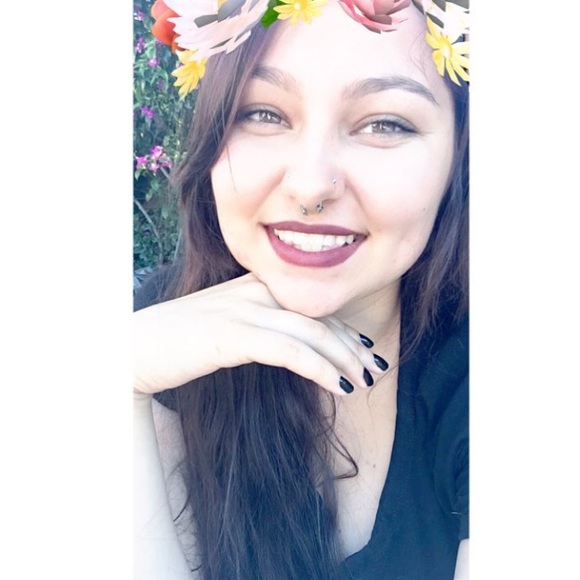 Profile Picture of Leilani Sassounian (@leilanimmarie) on Poshmark