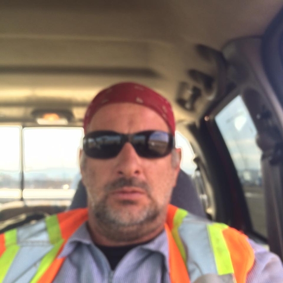 Profile Picture of James Forness (@jforness1) on Poshmark