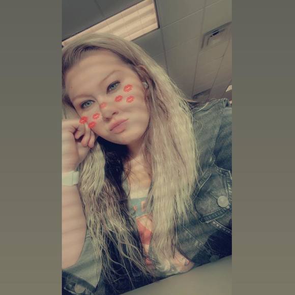 Profile Picture of Shy Cansler (@shy_brooke) on Poshmark