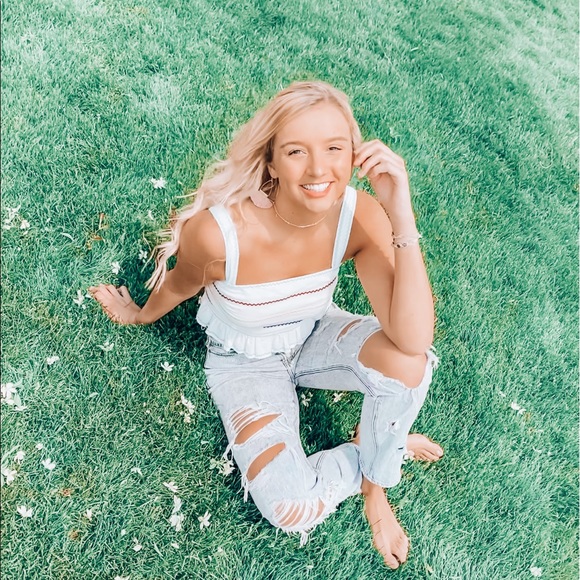 Profile Picture of Paige Sutter (@paigesutter) on Poshmark