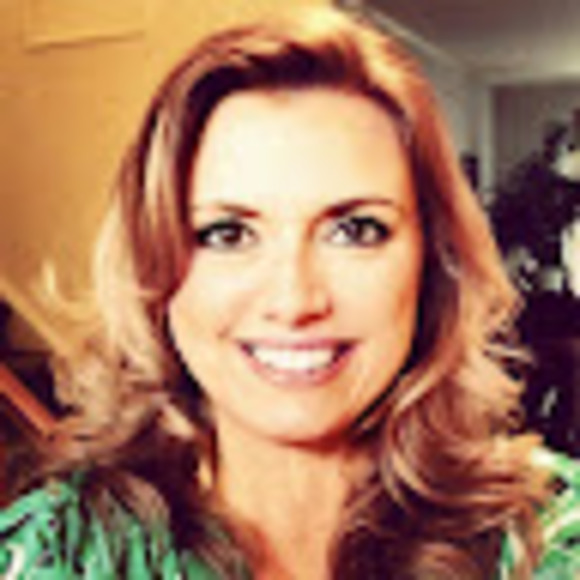 Profile Picture of Anna Hoffacker (@mawa1000) on Poshmark