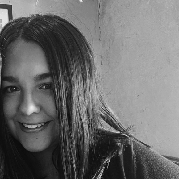 Profile Picture of Lauren Trebour (@ltrebour25) on Poshmark