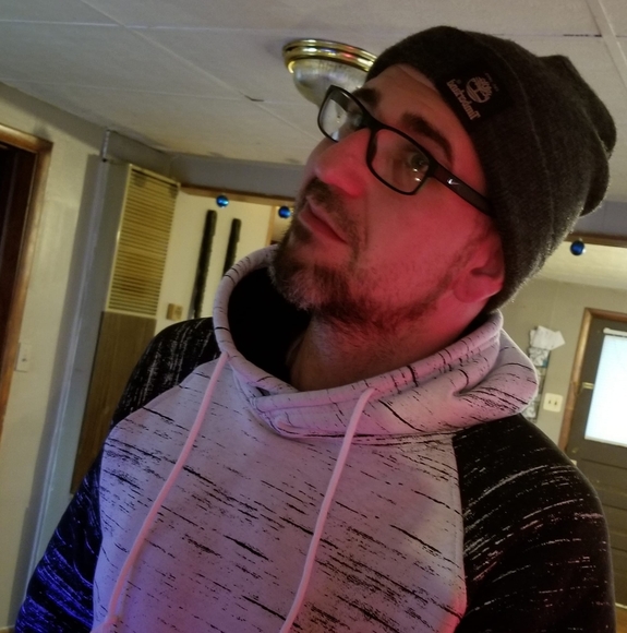 Profile Picture of Adam Owens (@itsmeadamlee) on Poshmark