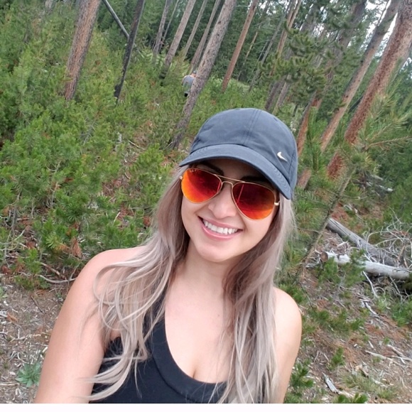 Profile Picture of Hazel Gonzalez (@hg829) on Poshmark