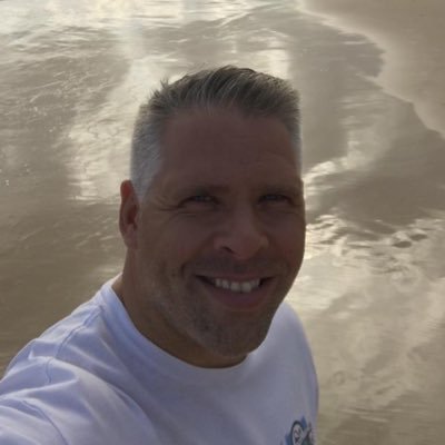Profile Picture of Stephen Clements (@StephenClem99) on Twitter