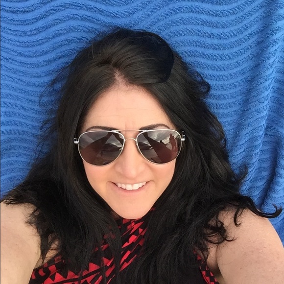 Profile Picture of Stacey Appelbaum (@staceyappelbaum) on Poshmark