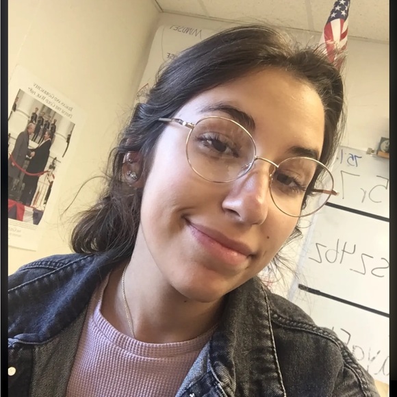 Profile Picture of Jazmine Barnell (@jazzietru17) on Poshmark