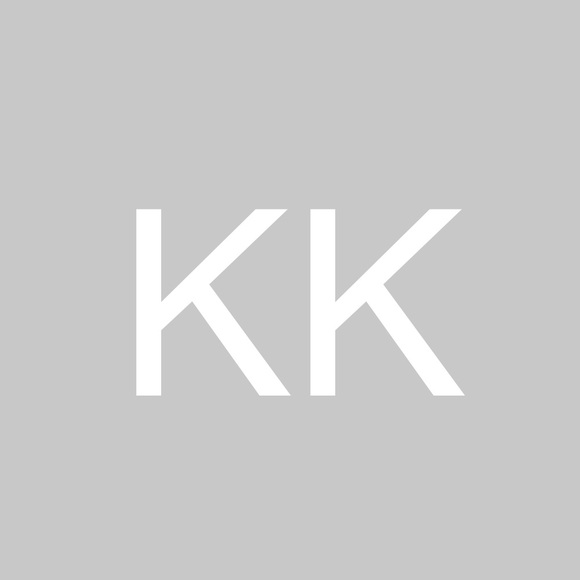 Profile Picture of Karen Keil (@klkeil) on Poshmark