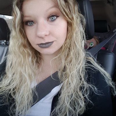 Angela Shirley - Twitter Profile Picture of Angela Shirley (@AngelaShuey) on Twitter