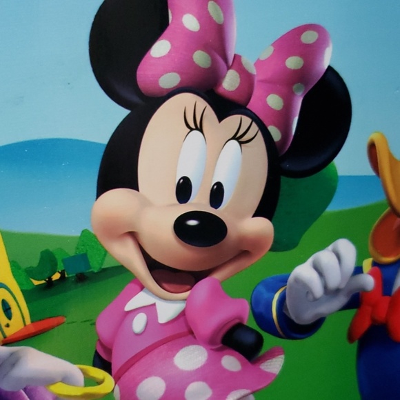 Profile Picture of Katerina Vasileva (@kate555281) on Poshmark