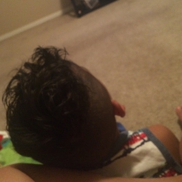 Profile Picture of Ivan Salazar (@ivansia23) on Poshmark