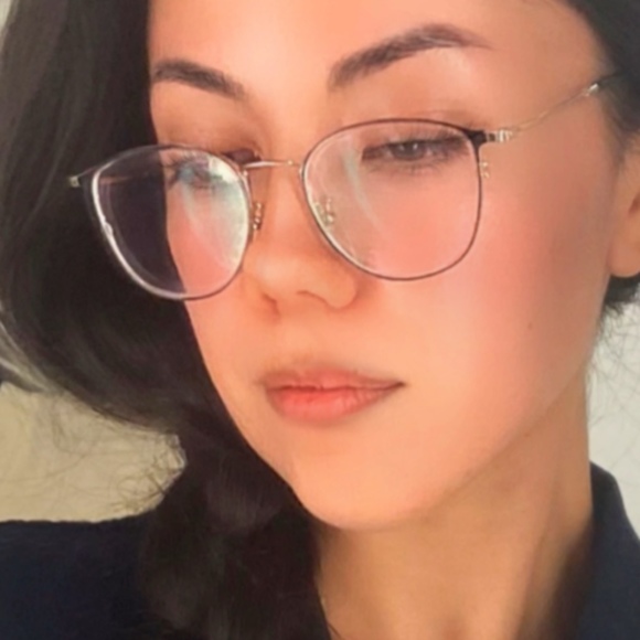 Profile Picture of Lara Loebel (@disco_infer_no) on Poshmark