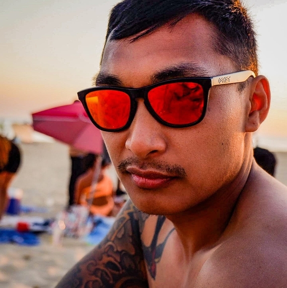 Profile Picture of Mervyn Tiro (@mervthemerv) on Poshmark