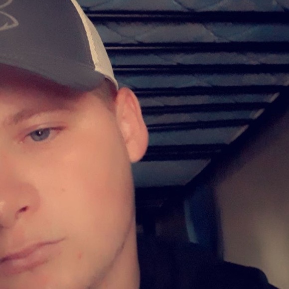 Profile Picture of Cody Swartz (@cody_swartz) on Poshmark