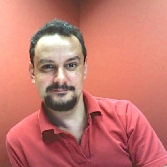 Profile Picture of Pablo Carpintero (@pablocarpintero) on Poshmark