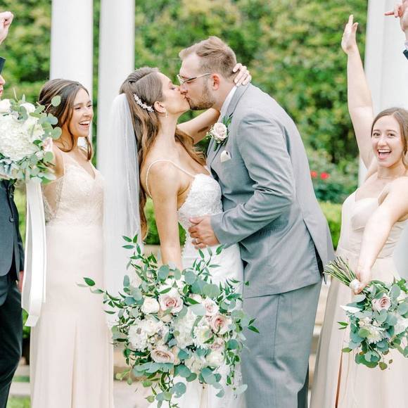 Profile Picture of Matt Gillette (@brutyloopz) on Poshmark