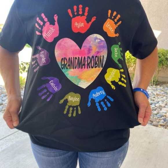 Profile Picture of Robin Foster (@robinfoster157) on Poshmark