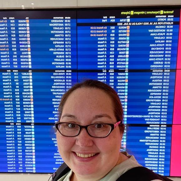 Profile Picture of Tracy Dinga (@sixteenrd) on Poshmark