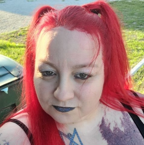 Profile Picture of Keapah Fkem (@keapahfkem) on Poshmark