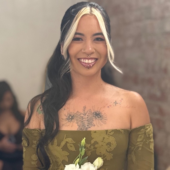 Profile Picture of Cassandra Callos (@casandcal) on Poshmark