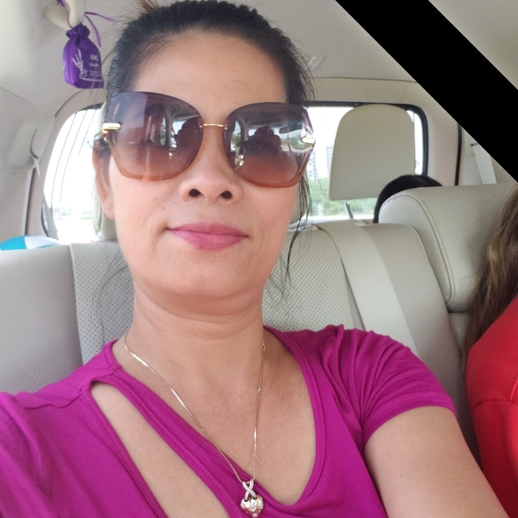 Profile Picture of Túy vân Nguyễn nữ (@tuyvan2011) on Poshmark