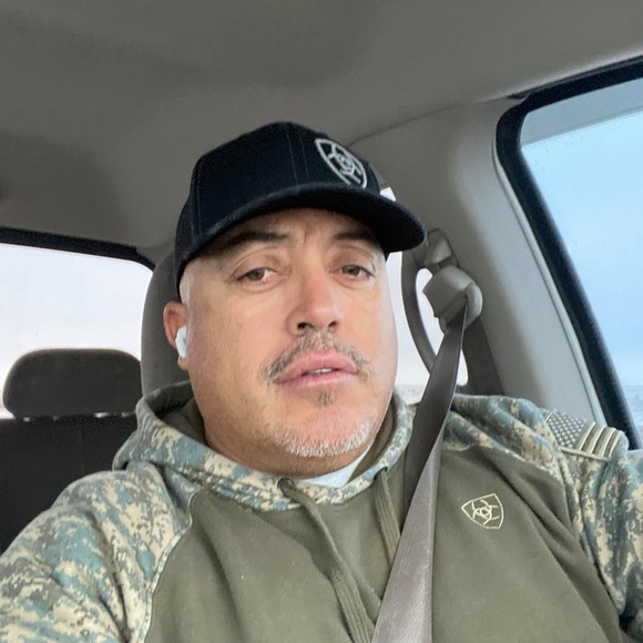 Profile Picture of Victor hugo Monge (@v_monge) on Poshmark