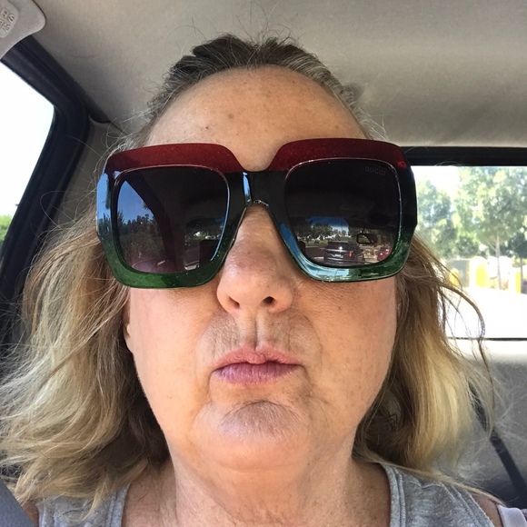Profile Picture of Karen Rosander (@karenrosander) on Poshmark