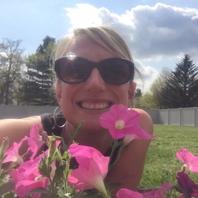 Profile Picture of Stephanie Hoppe (@MrsHoppeBio) on Twitter