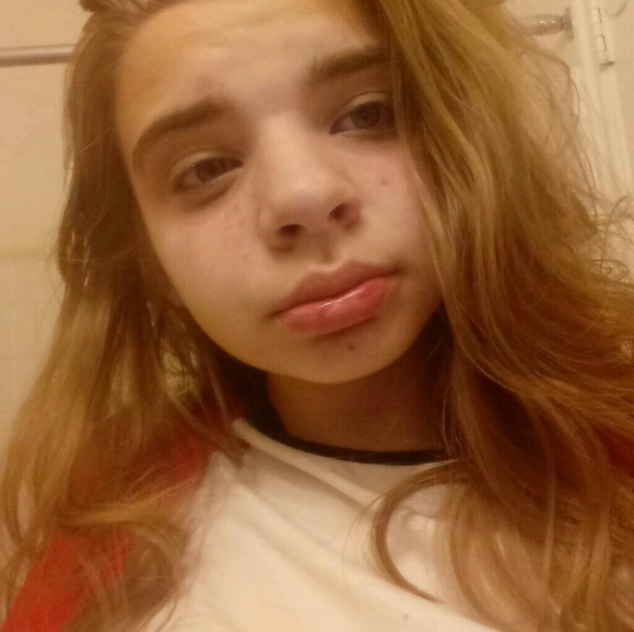 Profile Picture of Lauren Brewer (@babielauren) on Poshmark