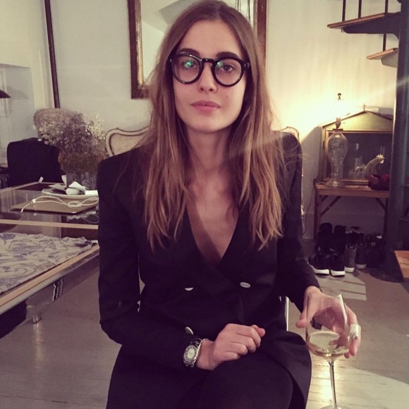 Profile Picture of Lisa Shields (@lisasshields) on Poshmark