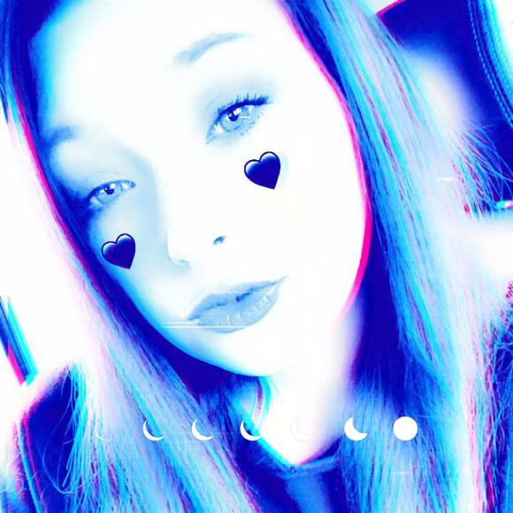 Profile Picture of Lexii Remington (@lexiigoetschius) on Poshmark