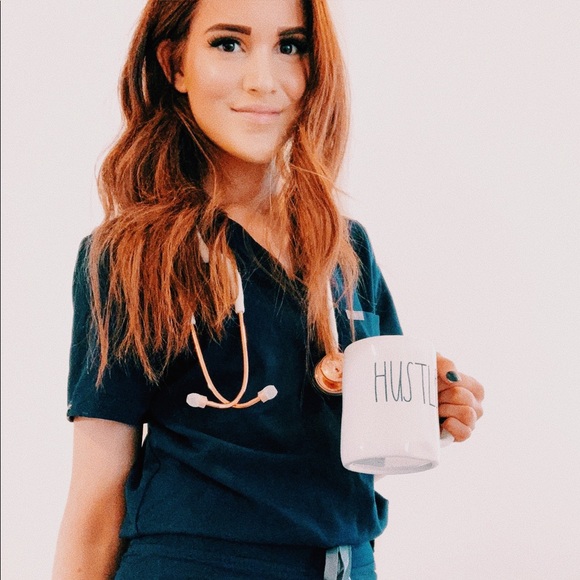 Profile Picture of Kate Gruver (@themodern_rn) on Poshmark