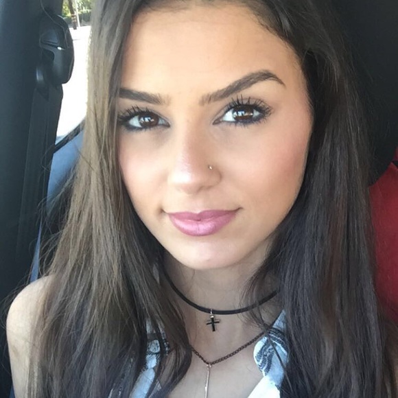 Profile Picture of Sula Rizkalla (@sulaaa) on Poshmark