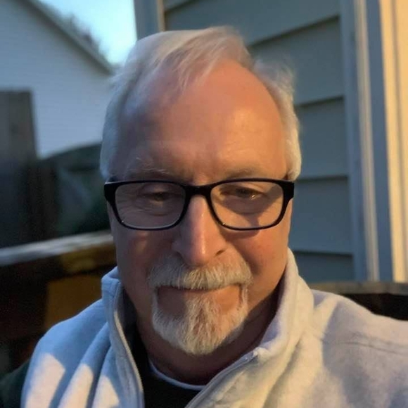 Profile Picture of Budington Parker (@budingtonparker) on Poshmark