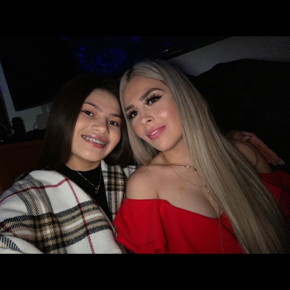 Profile Picture of Natalie Gutierrez (@natali3_61) on Poshmark