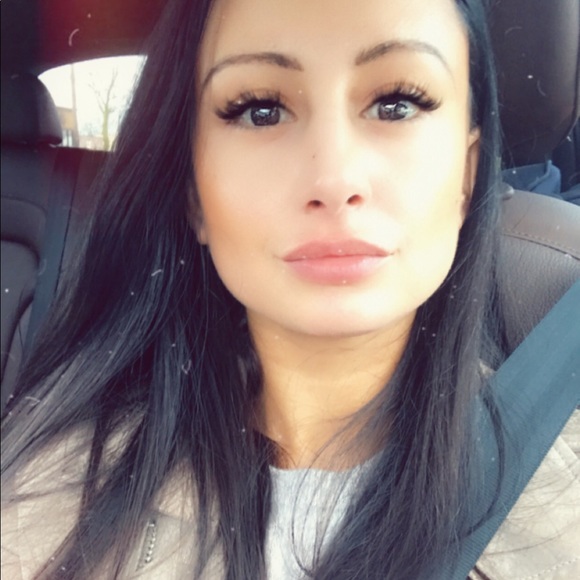 Profile Picture of Kati Bellezza (@katiann89) on Poshmark