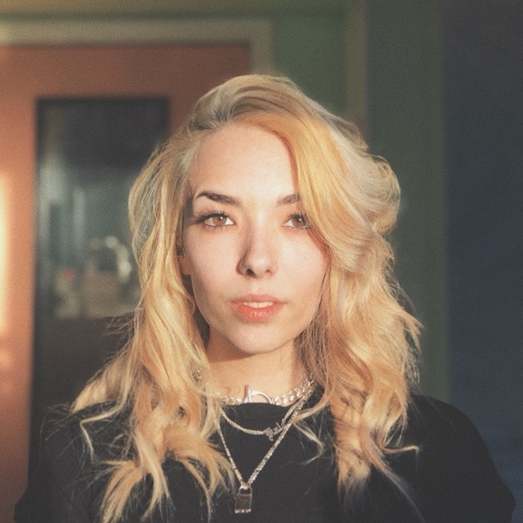 ! kaylee Wilkins - Poshmark Profile Picture of ! kaylee Wilkins (@kalescloset) on Poshmark