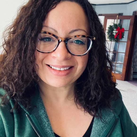 Profile Picture of Kendra Fonash (@kfonash) on Poshmark