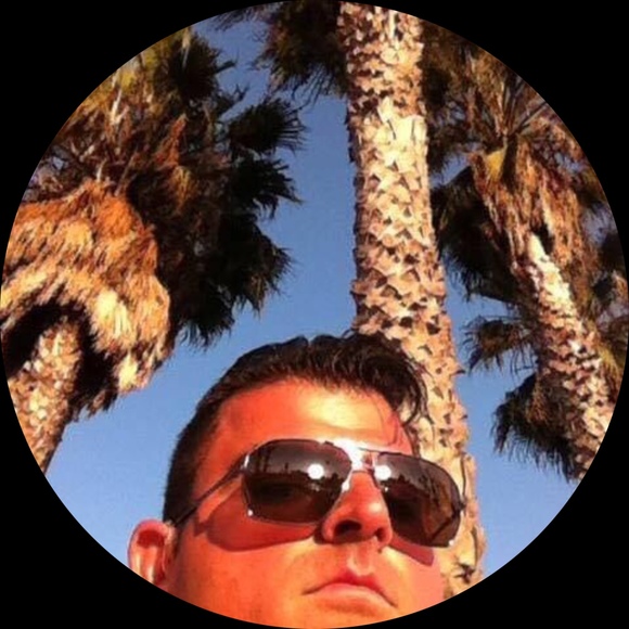 Profile Picture of Raphael A (@rafmeister) on Poshmark