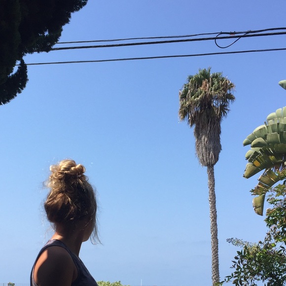 Profile Picture of Carly Howe (@carlyhowe) on Poshmark
