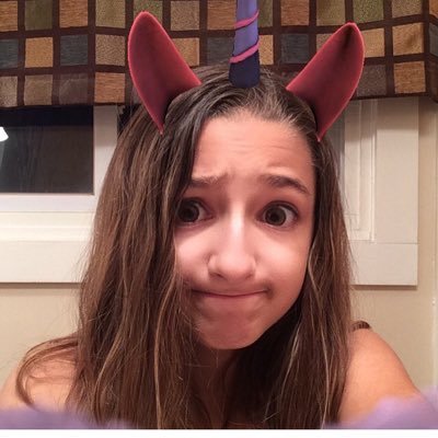 Profile Picture of Kay Moose (@KAYLEEmooserato) on Twitter