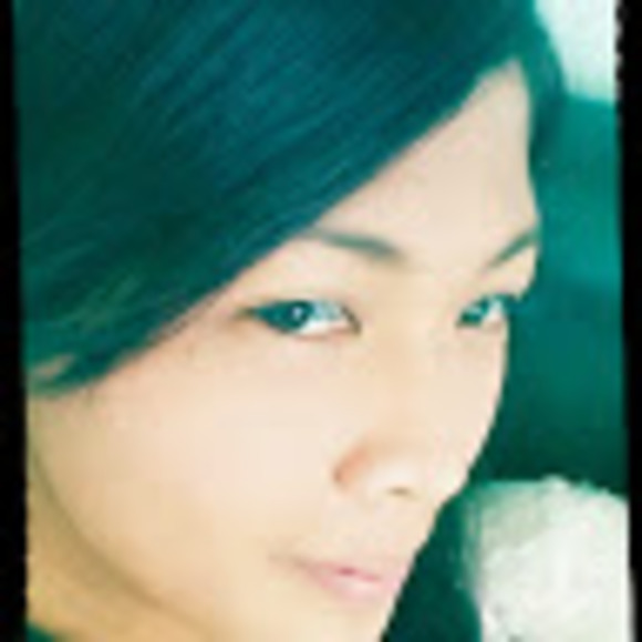 Profile Picture of Jhie Borlongan (@jhieborlongan) on Poshmark