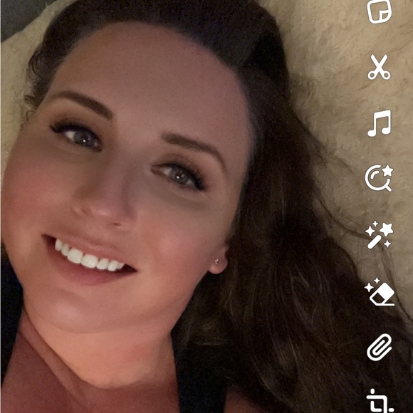 Profile Picture of Justine Sturm (@jstine147) on Poshmark