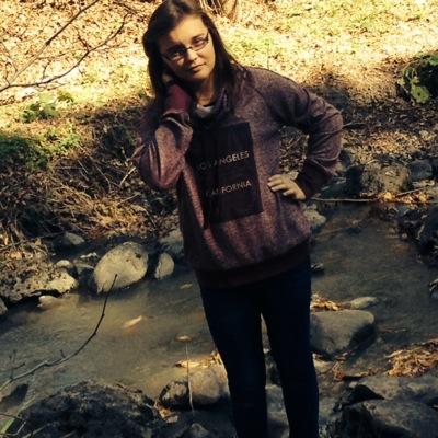 Profile Picture of Laurie Hebert (@laulauheb87) on Twitter