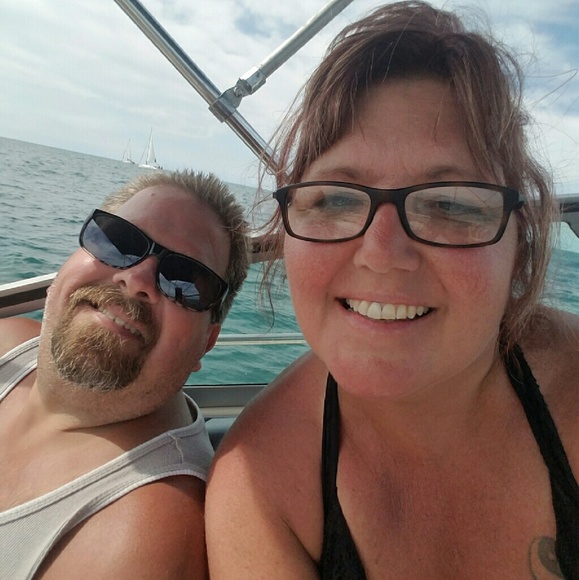 Kim Hofeld - Poshmark Profile Picture of Kim Hofeld (@hoki4u2) on Poshmark