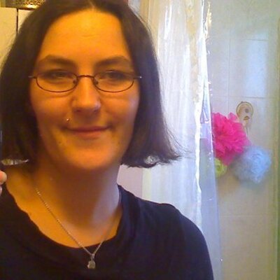 Profile Picture of Sheena Yourdon (@CheenaPet) on Twitter