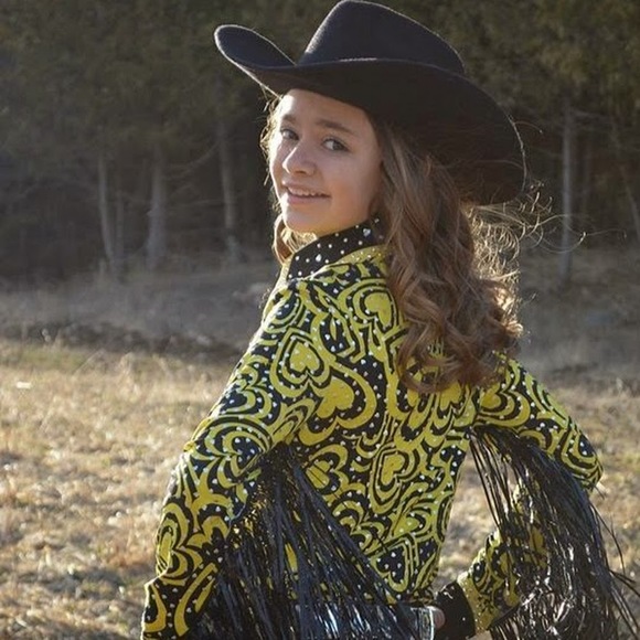 Profile Picture of Zoey Poupore (@zpoupore) on Poshmark