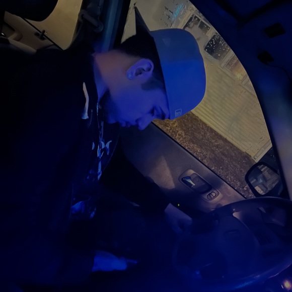 Profile Picture of Michael Avella (@mmoneymadee) on Poshmark