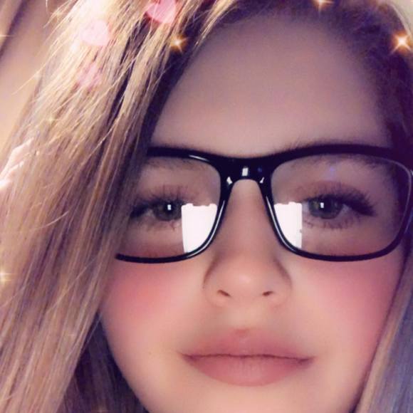 Profile Picture of Tara Hiser (@tarahiser) on Poshmark