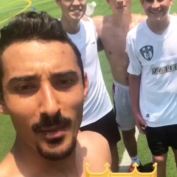 Profile Picture of Sean Ahmadi (@sean1312) on Poshmark